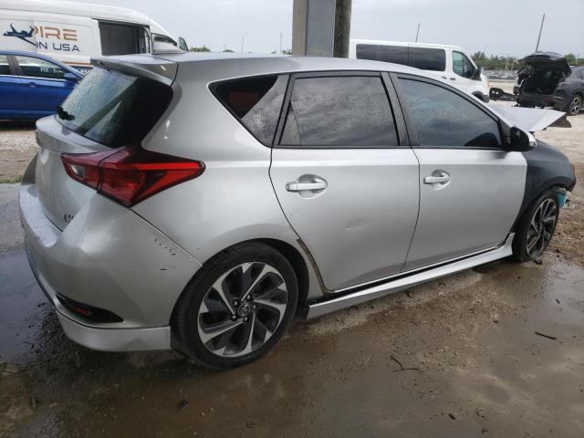  TOYOTA COROLLA 2017 Srebrny