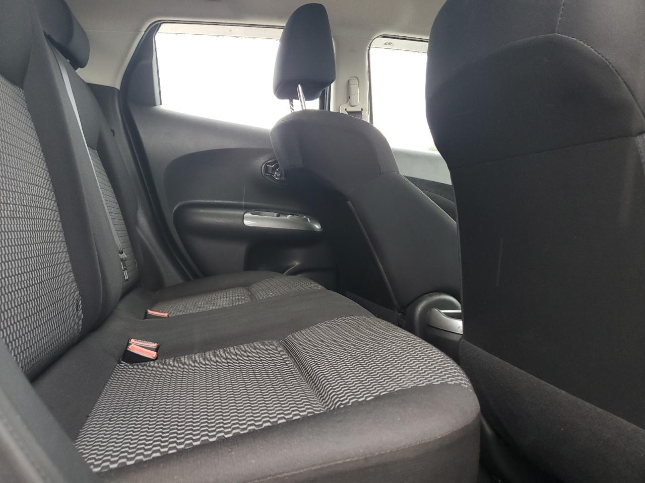 2015 Nissan Juke S VIN: JN8AF5MV5FT563563 Lot: 68651185