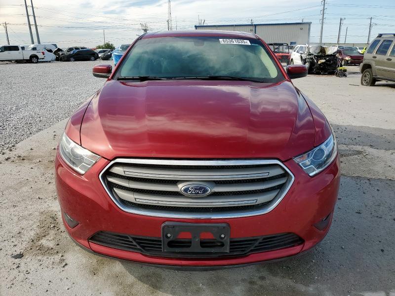  FORD TAURUS 2017 Красный