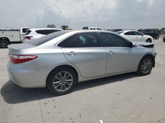  TOYOTA CAMRY 2015 Srebrny