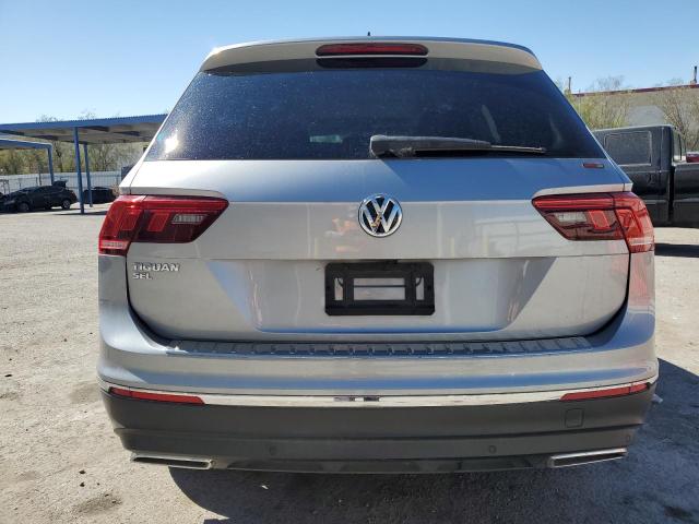  VOLKSWAGEN TIGUAN 2019 Серебристый