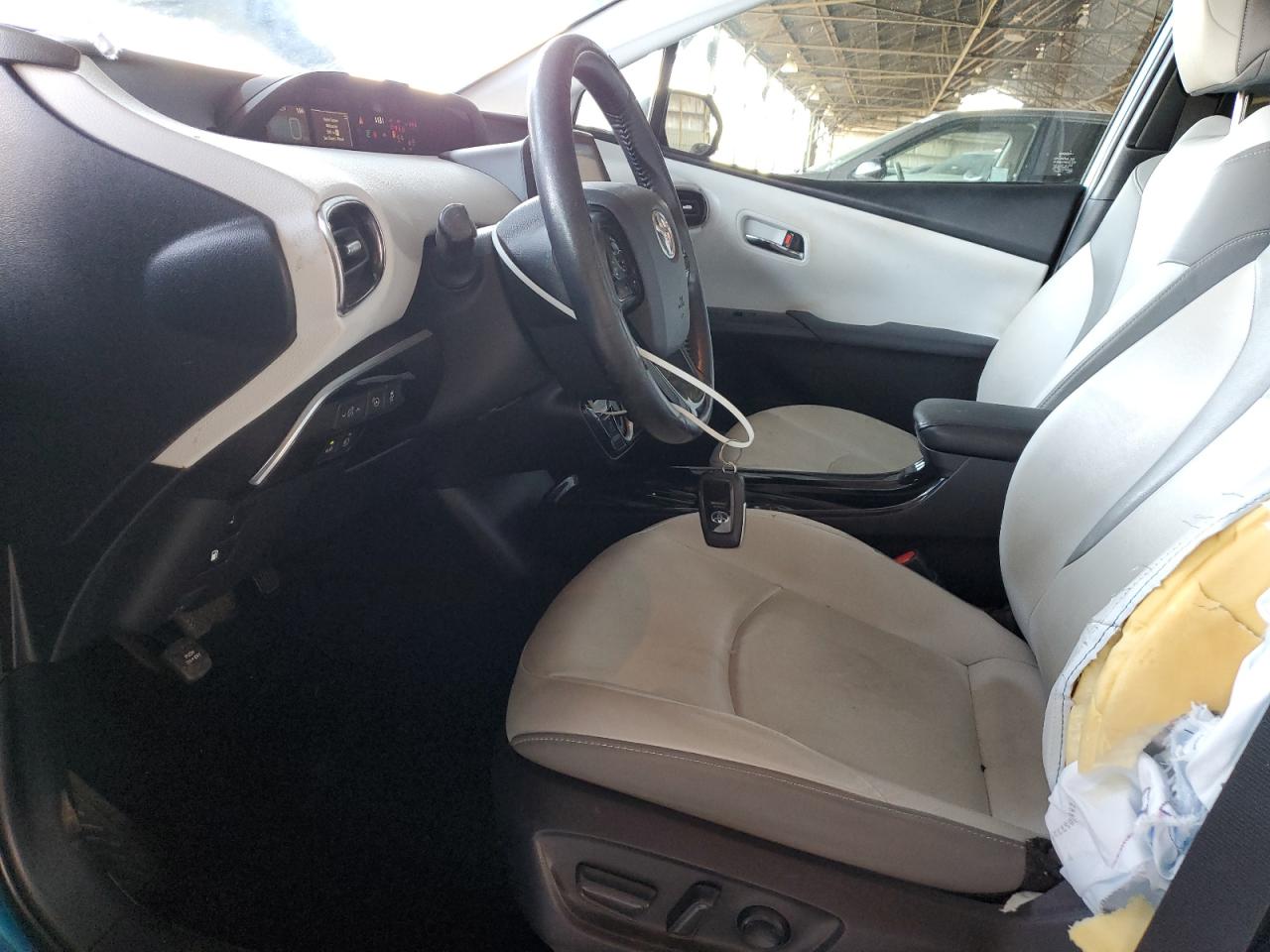 2020 Toyota Prius Prime Le VIN: JTDKARFP3L3135958 Lot: 65028135