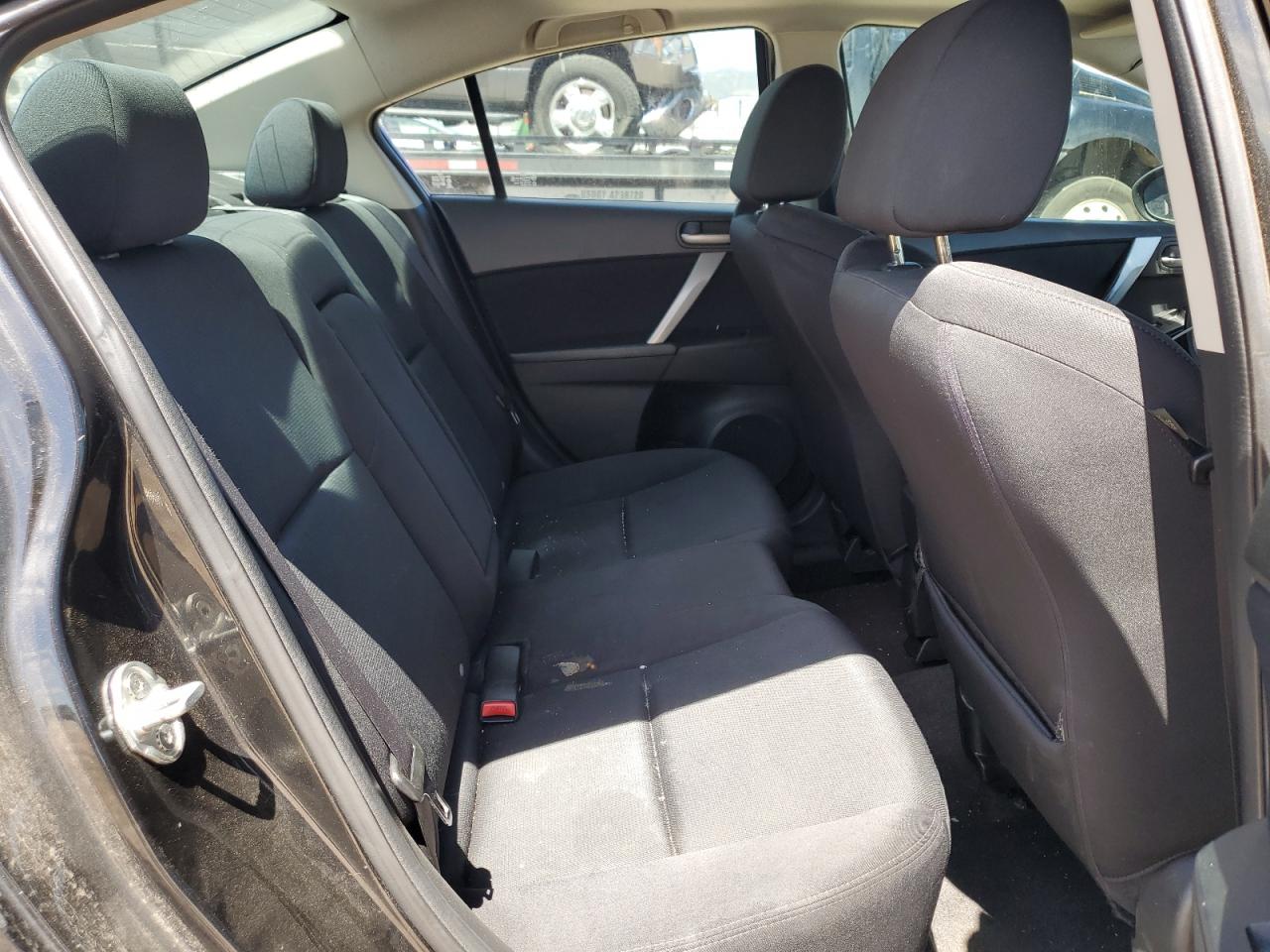 2011 Mazda 3 S VIN: JM1BL1U52B1403762 Lot: 63685205