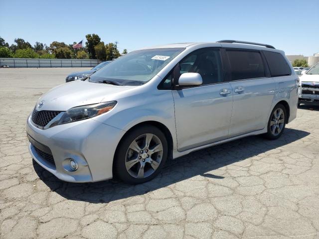 Minivans TOYOTA SIENNA 2015 Srebrny