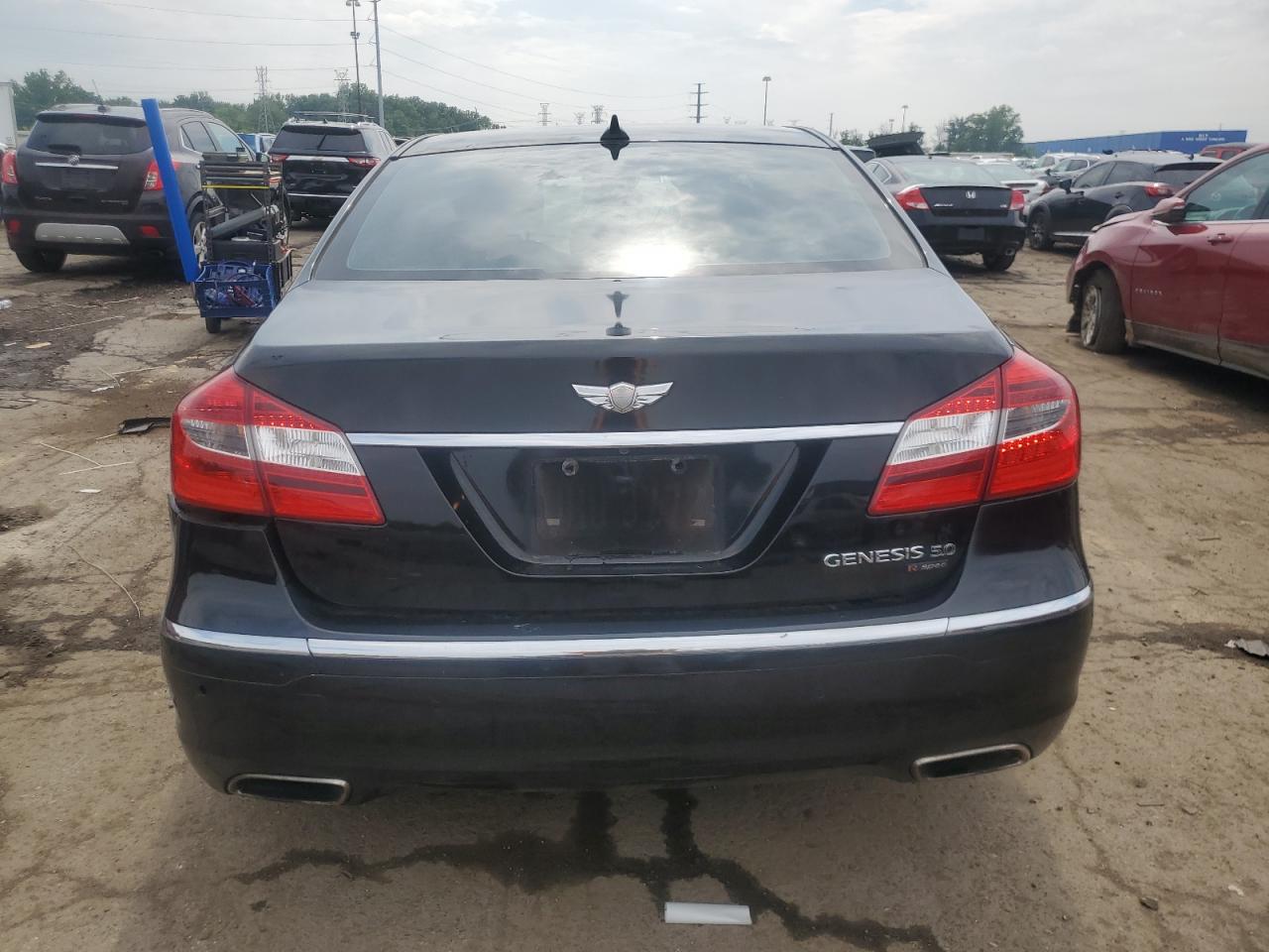 2013 Hyundai Genesis 3.8L VIN: KMHGC4DD1DU231719 Lot: 64284265