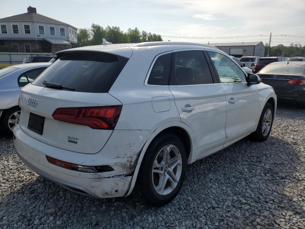 wa1bnafy0j2205881 WA1BNAFY0J2205881 2018 Audi Q5 Premium Plus