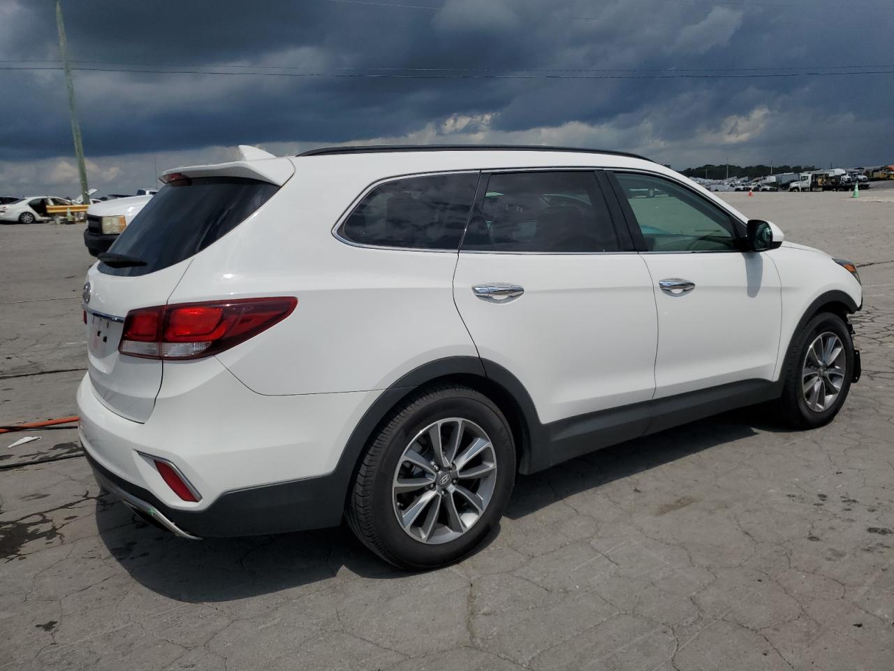2017 Hyundai Santa Fe Se VIN: KM8SM4HF7HU165296 Lot: 64424545