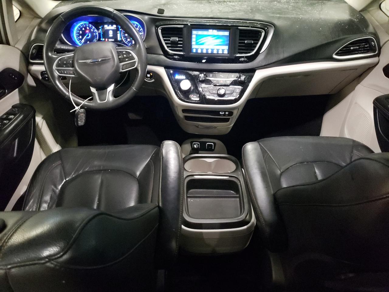 2020 Chrysler Pacifica Touring L VIN: 2C4RC1BG5LR127996 Lot: 63153005