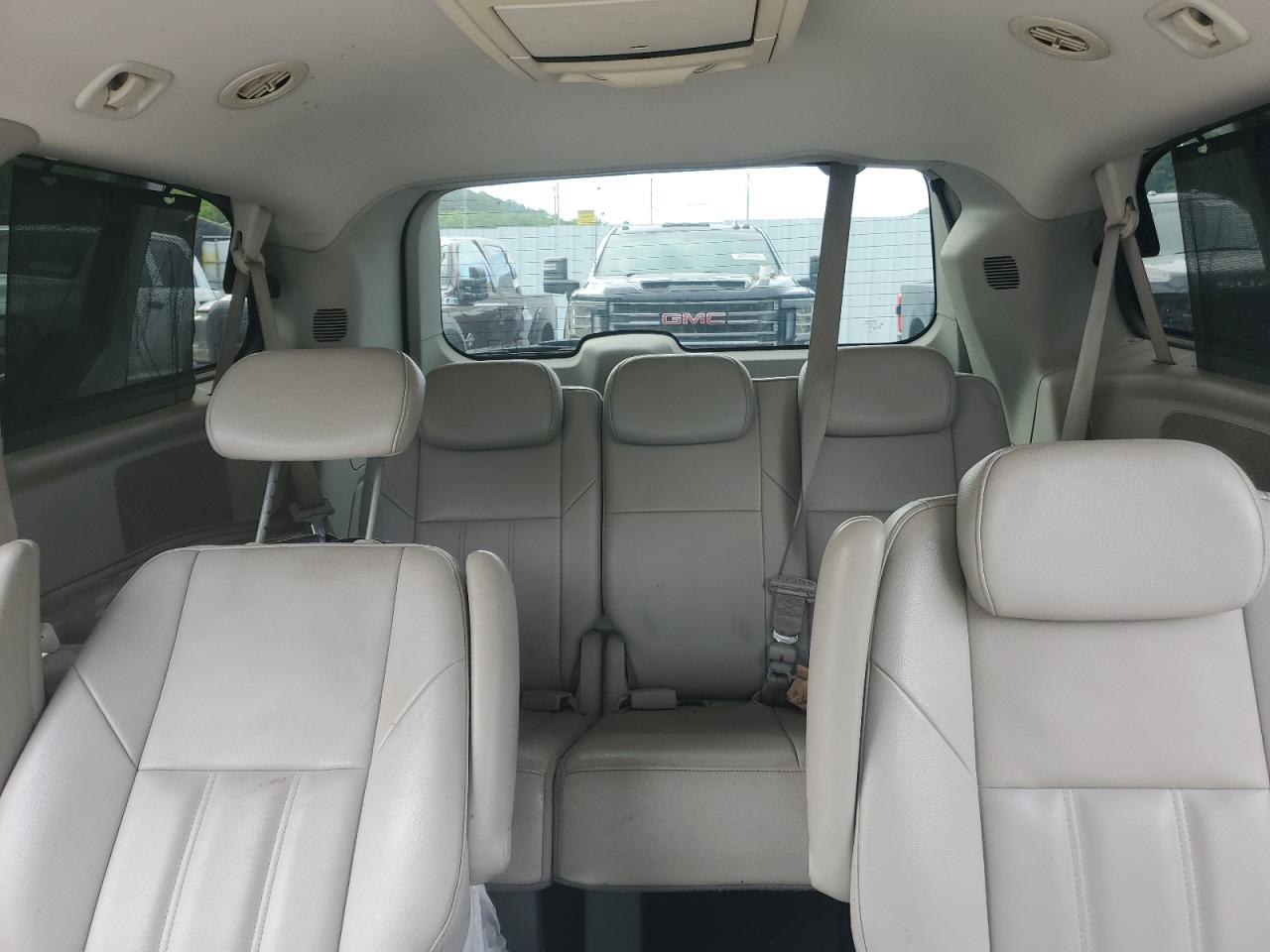 2008 Chrysler Town & Country Touring VIN: 2A8HR54PX8R104065 Lot: 64371985
