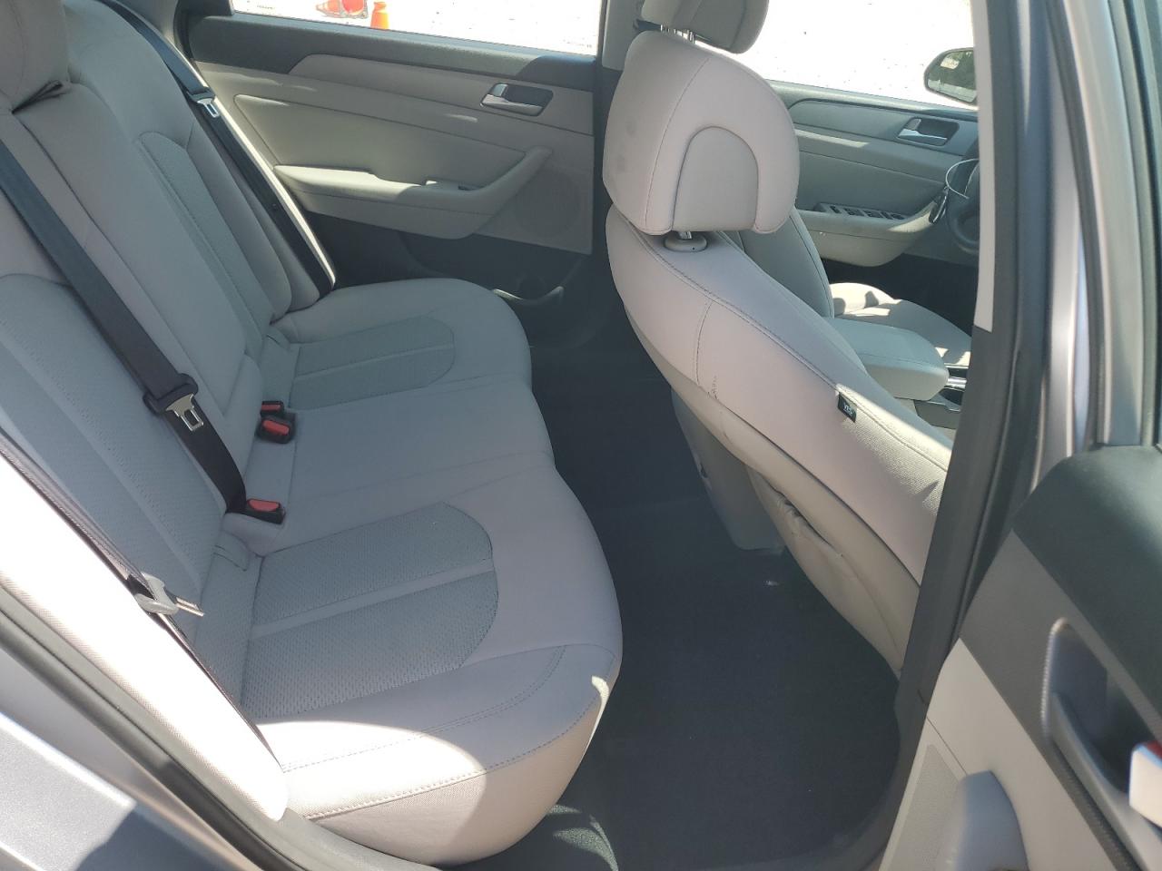 2015 Hyundai Sonata Se VIN: 5NPE24AF0FH158652 Lot: 65404405