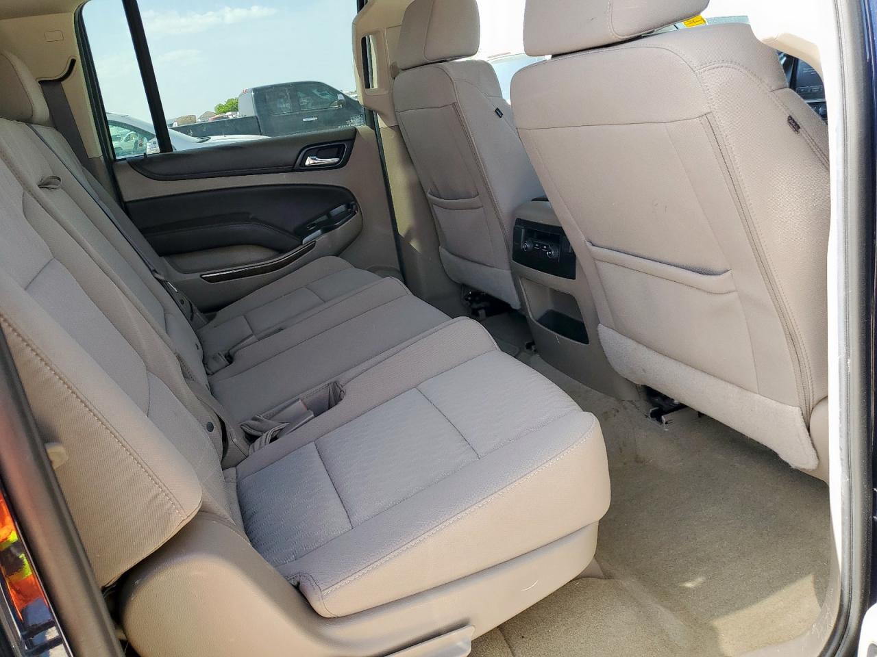 2018 Chevrolet Suburban C1500 Ls VIN: 1GNSCGKC5JR331340 Lot: 63232975