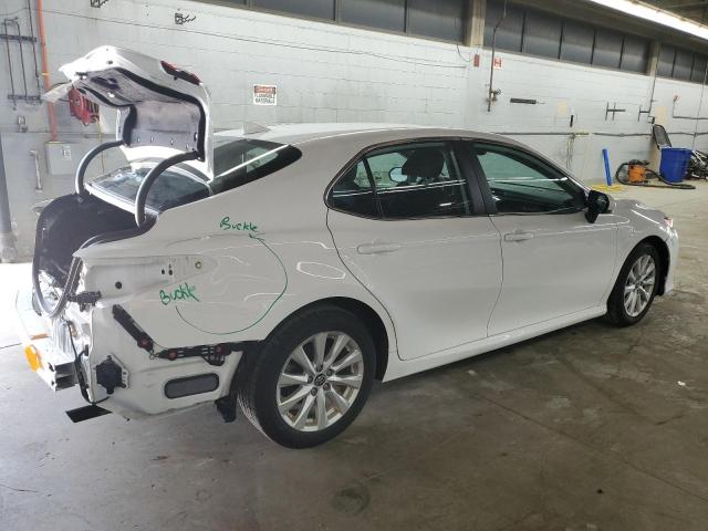  TOYOTA CAMRY 2019 Белы
