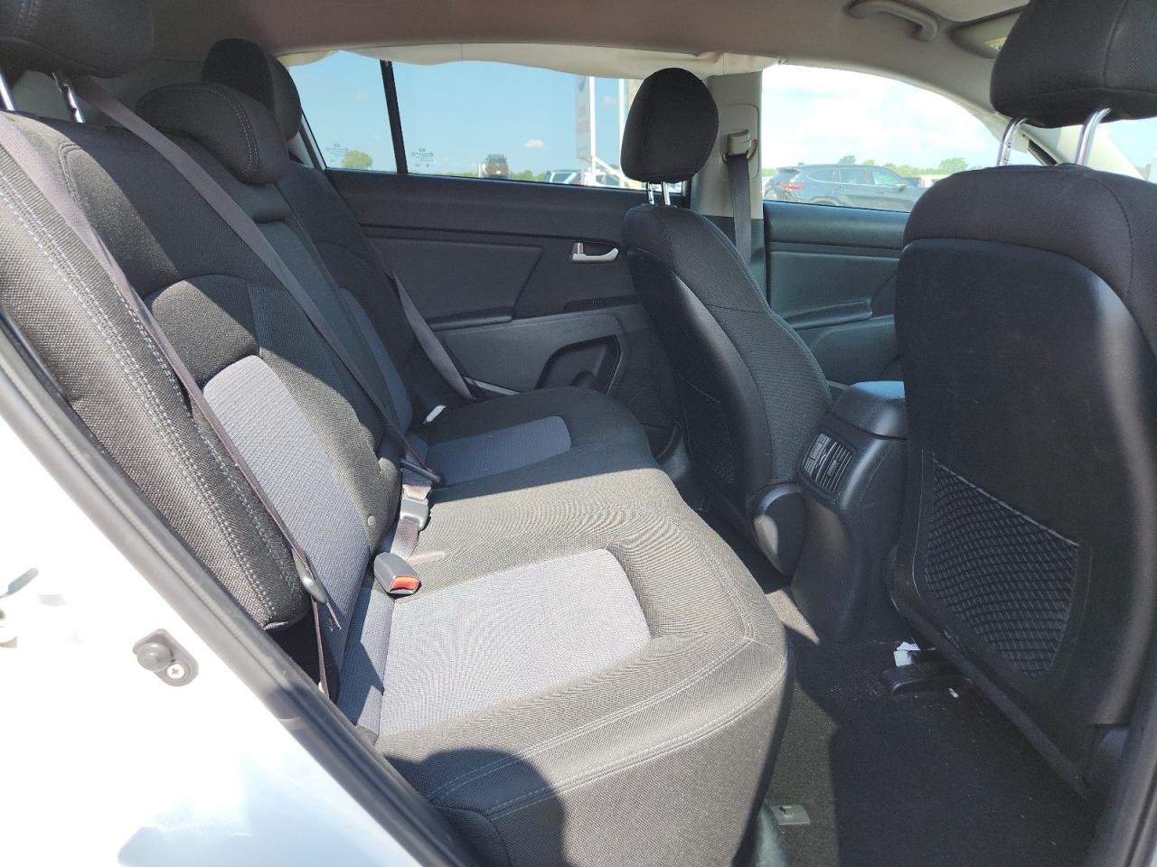 kndpb3ac5e7617332 KNDPB3AC5E7617332 2014 Kia Sportage Base