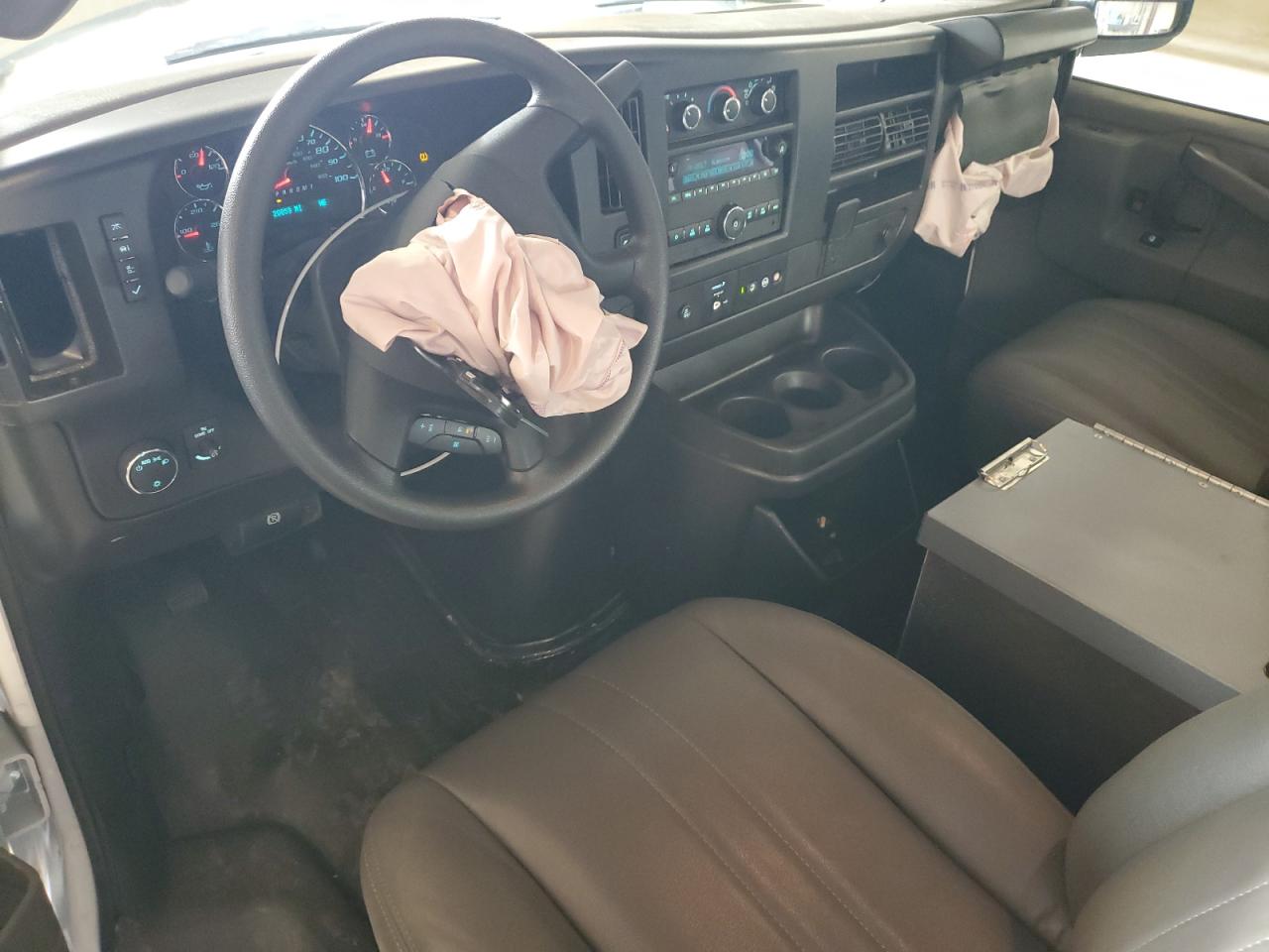 2024 Chevrolet Express G2500 VIN: 1GCWGAFP2R1174904 Lot: 63218715