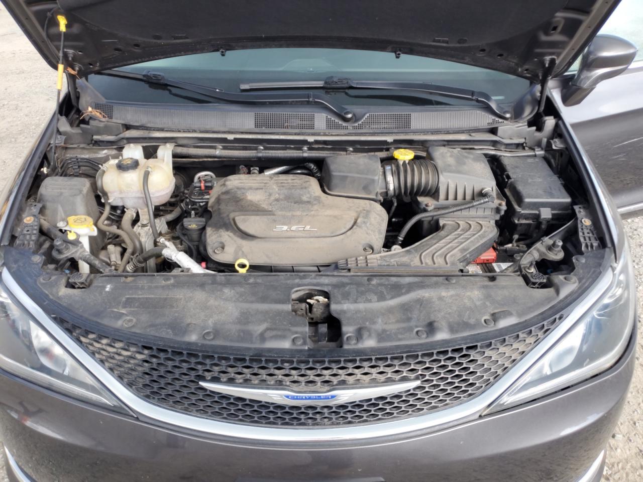 2019 Chrysler Pacifica Touring L VIN: 2C4RC1BG5KR523893 Lot: 65163955