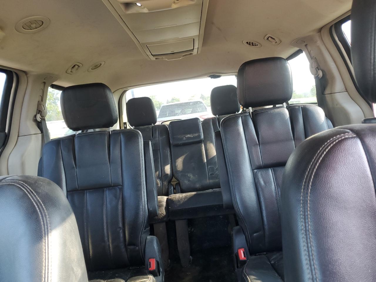 2011 Chrysler Town & Country Touring L VIN: 2A4RR8DG9BR796592 Lot: 64542385