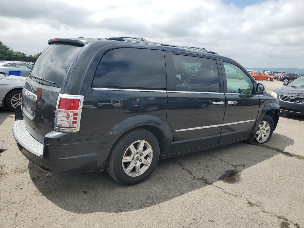 2008 Chrysler Town & Country Touring VIN: 2A8HR54P68R679022 Lot: 64902725