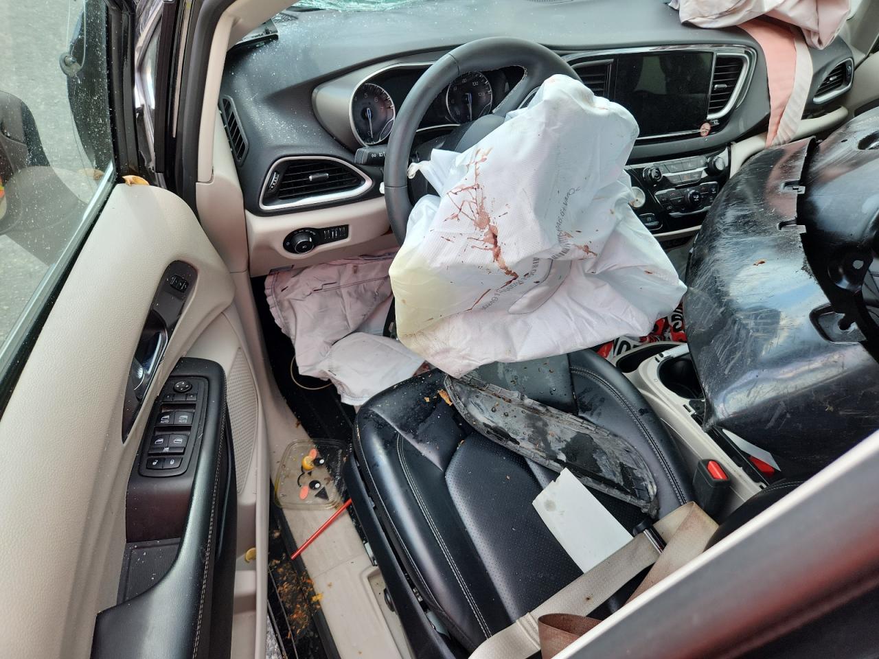 2023 Chrysler Pacifica Touring L VIN: 2C4RC1BG8PR616379 Lot: 64009185