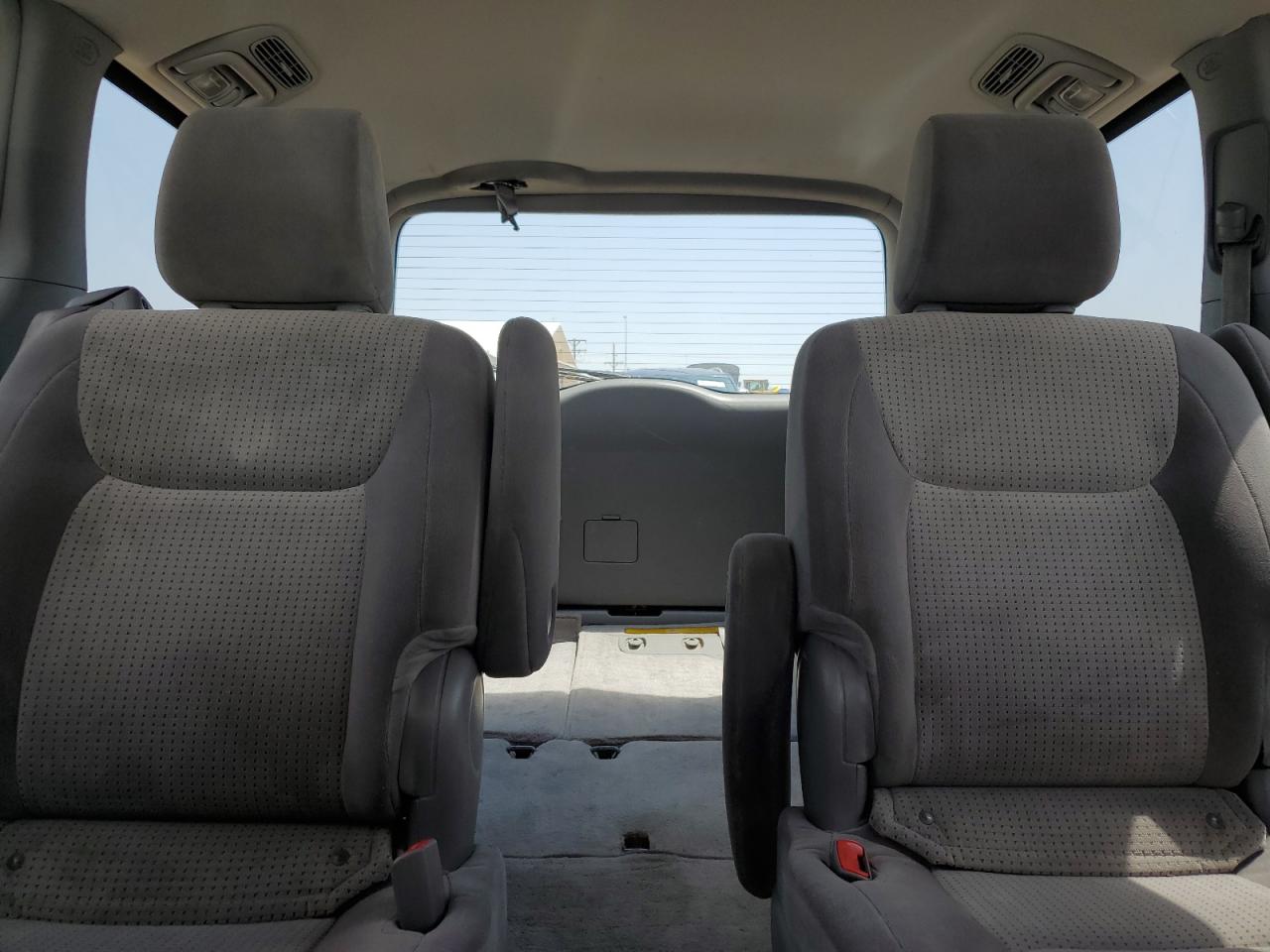 2010 Toyota Sienna Ce VIN: 5TDKK4CC4AS312739 Lot: 61026575