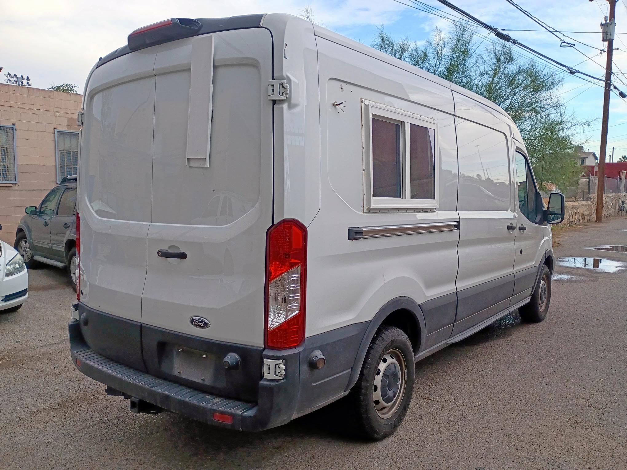  FORD TRANSIT 2019 Biały
