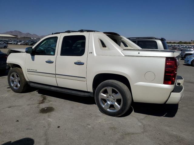  CHEVROLET AVALANCHE 2012 White