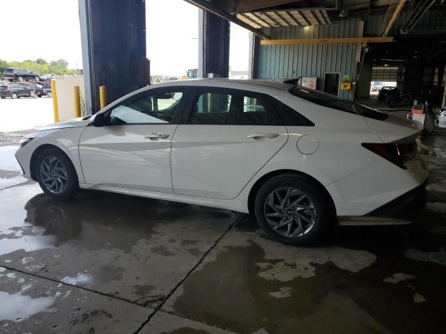  HYUNDAI ELANTRA 2024 Белы