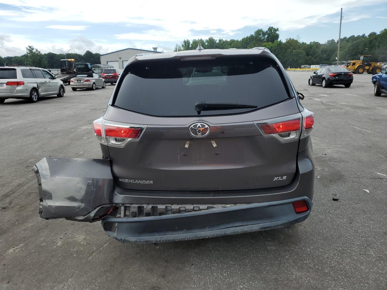 2016 Toyota Highlander Xle VIN: 5TDKKRFH9GS121895 Lot: 64702305