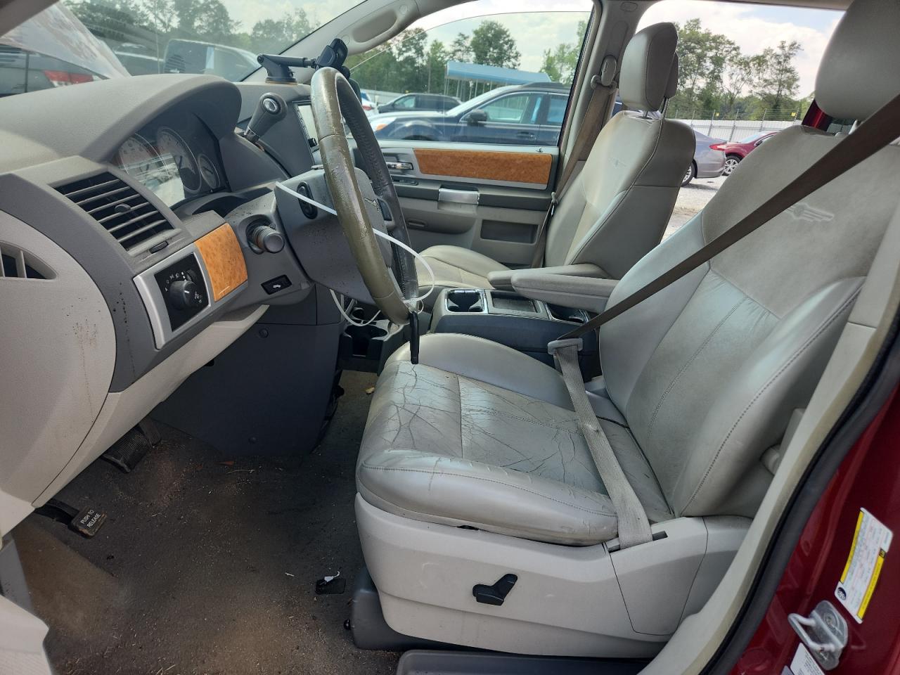 2010 Chrysler Town & Country Limited VIN: 2A4RR7DXXAR494026 Lot: 63733505