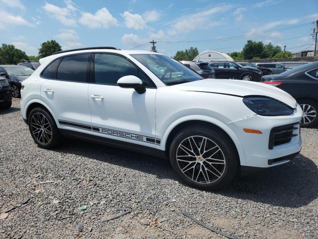  PORSCHE CAYENNE 2024 Biały
