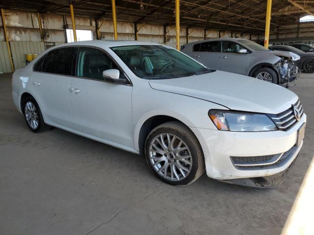 Sedans VOLKSWAGEN PASSAT 2014 Biały