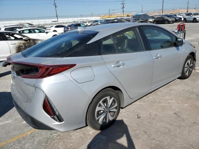  TOYOTA PRIUS 2018 Серебристый