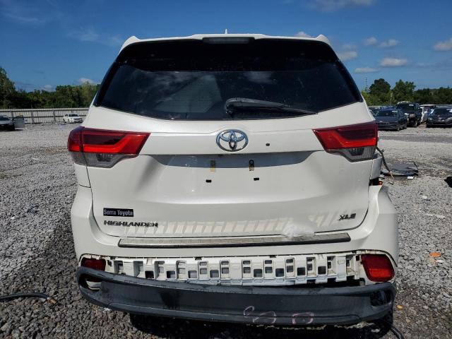  TOYOTA HIGHLANDER 2018 Белы
