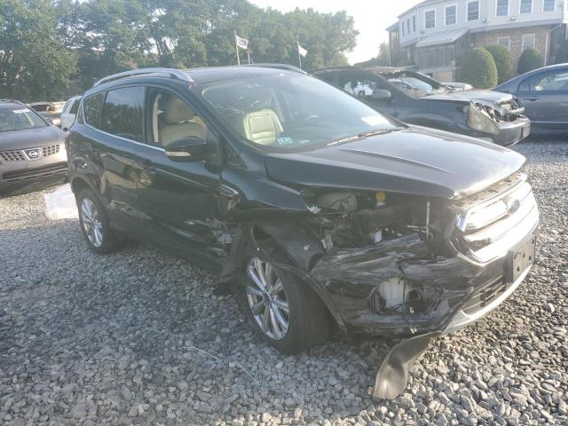  FORD ESCAPE 2017 Czarny