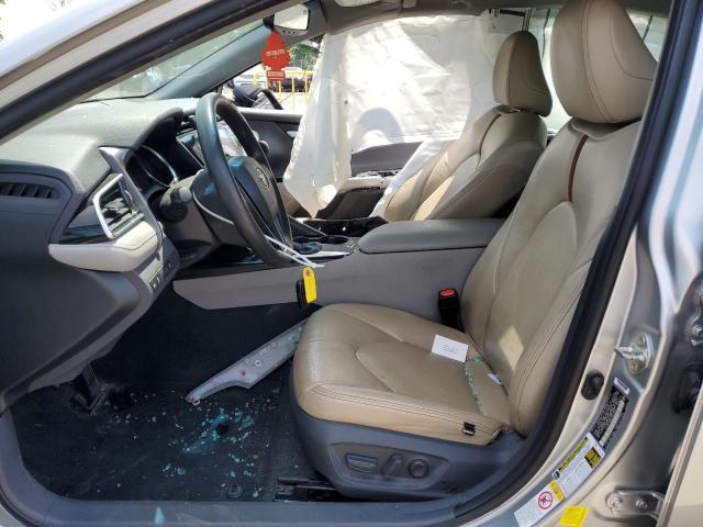  TOYOTA CAMRY 2018 Srebrny
