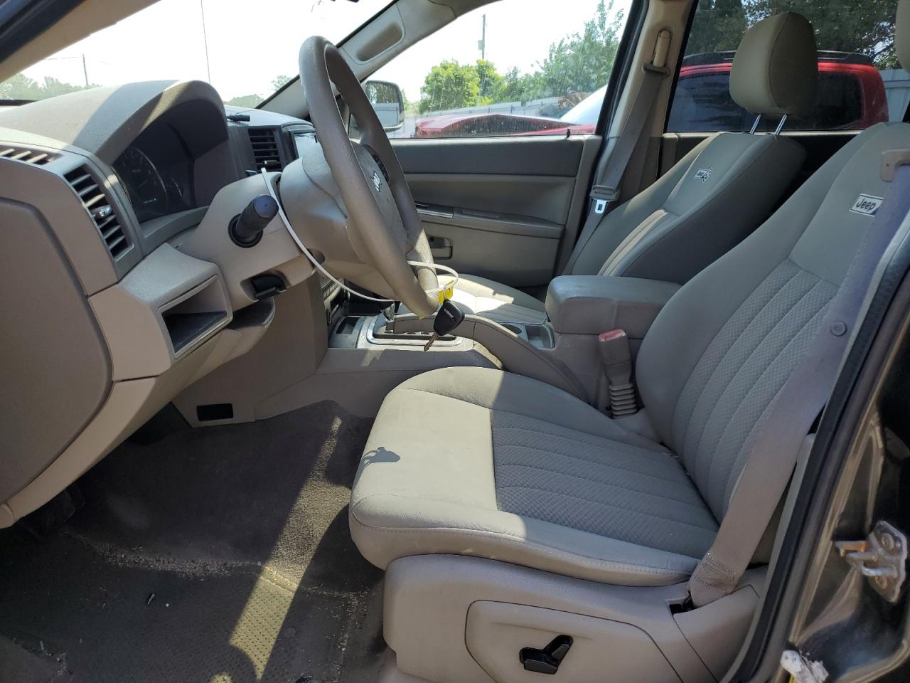 2006 Jeep Grand Cherokee Laredo VIN: 1J4GR48KX6C260246 Lot: 63402615