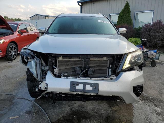  NISSAN PATHFINDER 2017 Серебристый