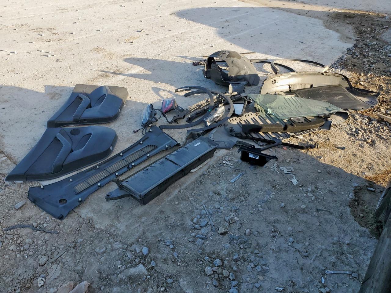 2022 Tesla Model Y VIN: 7SAYGDEE3NF412418 Lot: 65690555