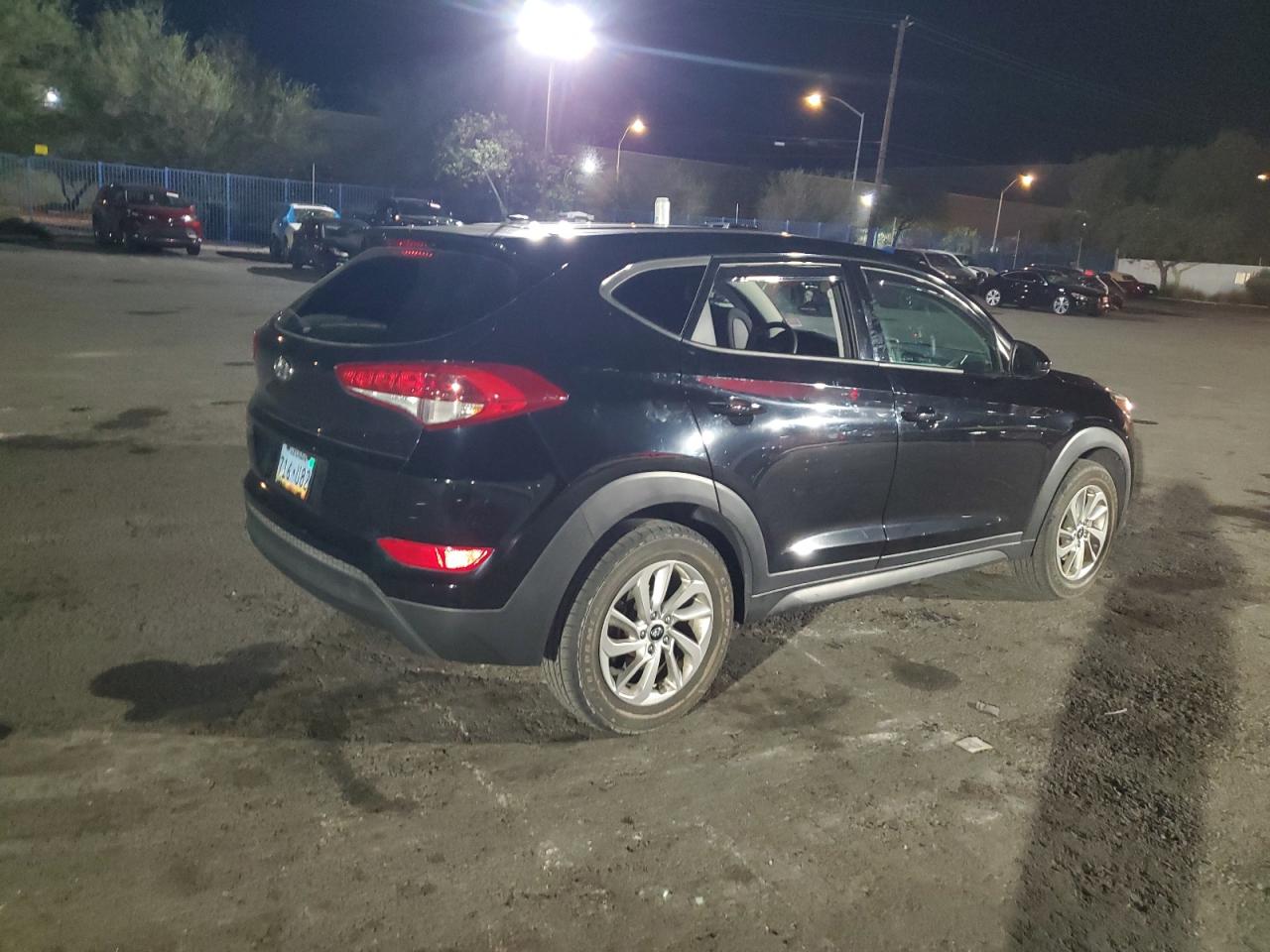 km8j23a40hu336197 KM8J23A40HU336197 2017 Hyundai Tucson Se