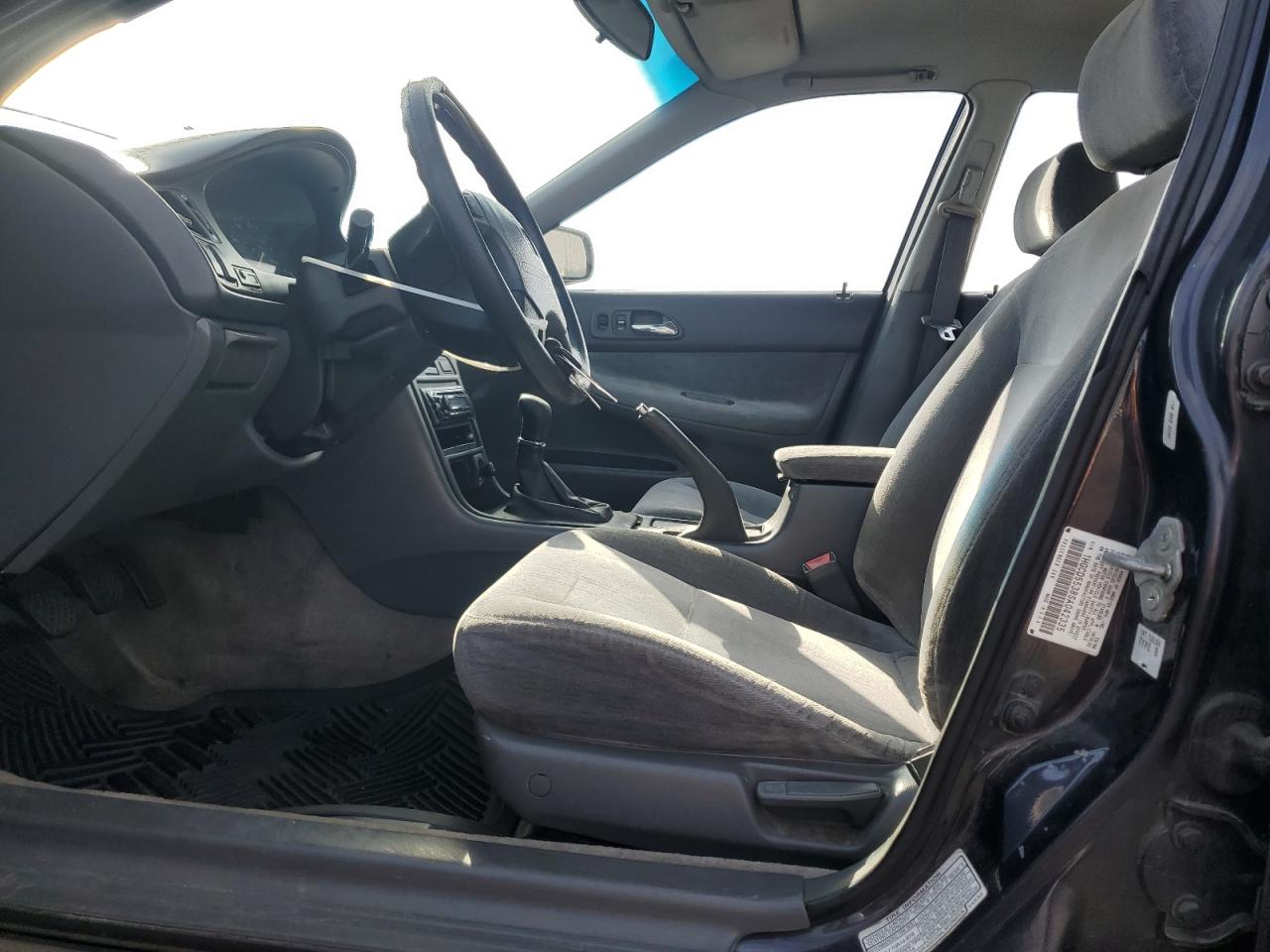 1995 Honda Accord Lx VIN: 1HGCD5538SA042335 Lot: 65115405