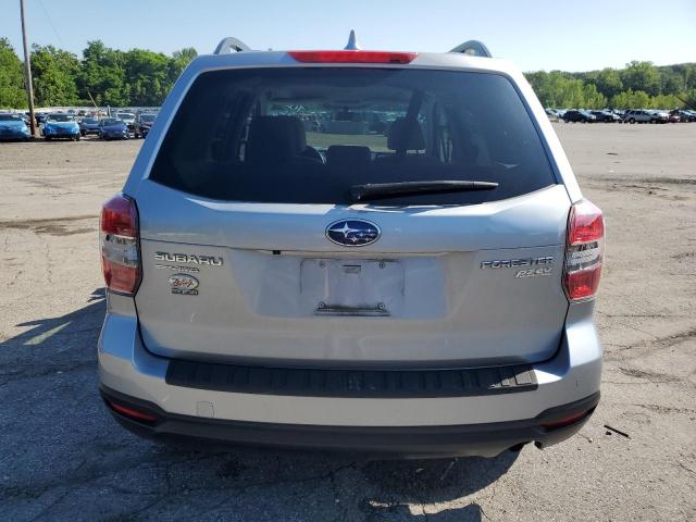  SUBARU FORESTER 2016 Srebrny