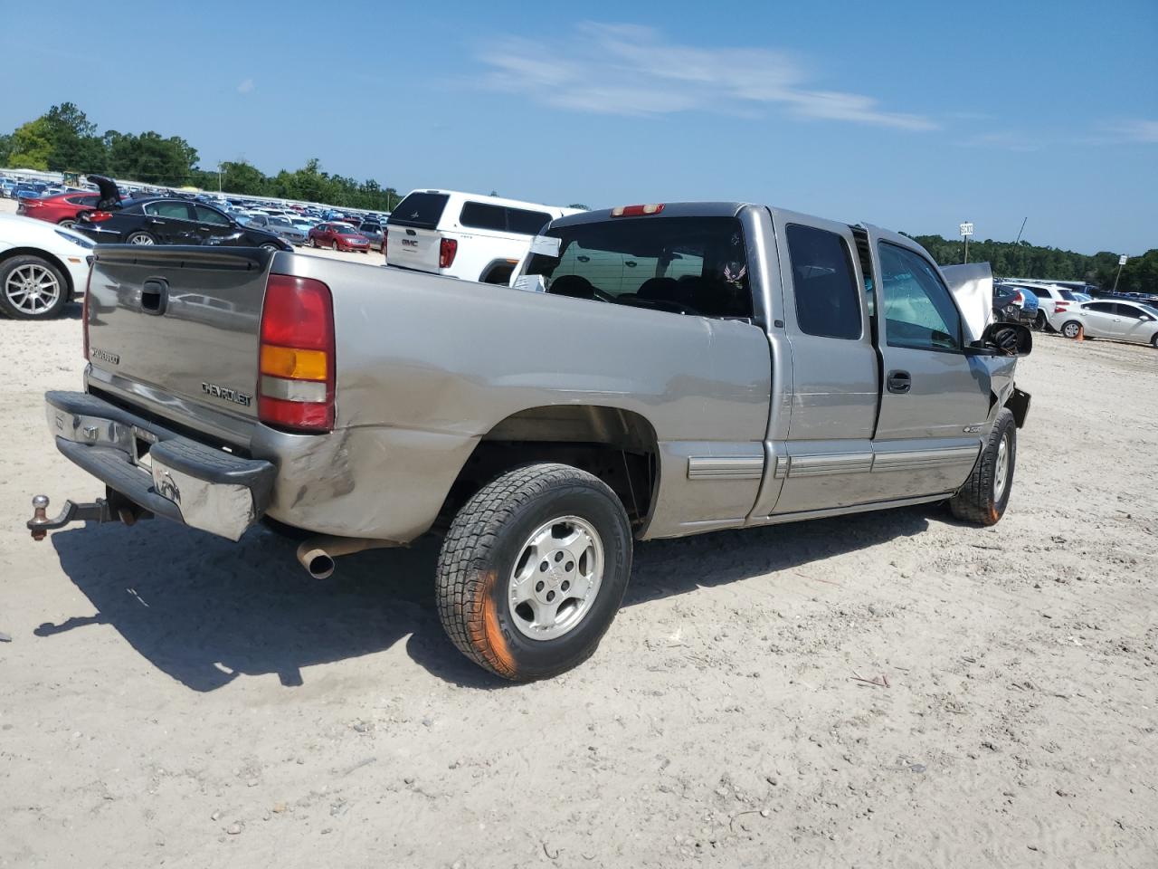 2000 Chevrolet Silverado C1500 VIN: 2GCEC19T2Y1389742 Lot: 64761895