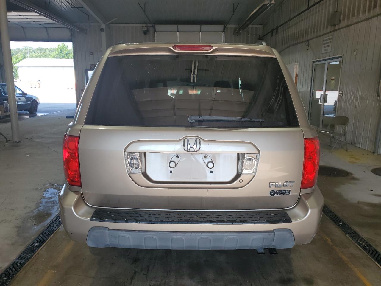 2004 Honda Pilot Exl VIN: 2HKYF185X4H619804 Lot: 63680845