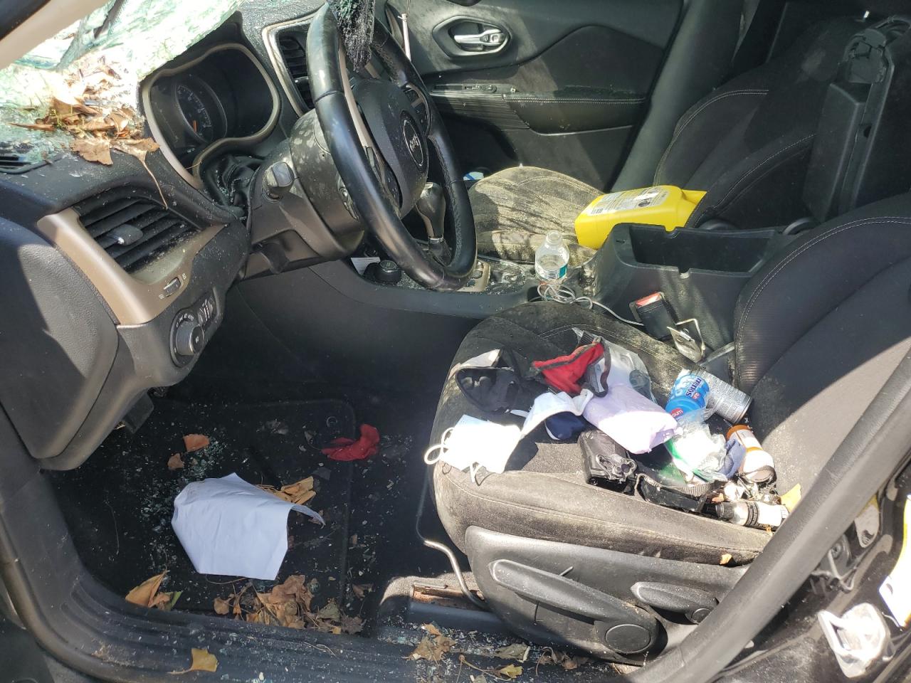 2015 Jeep Cherokee Latitude VIN: 1C4PJMCB4FW702473 Lot: 63080075