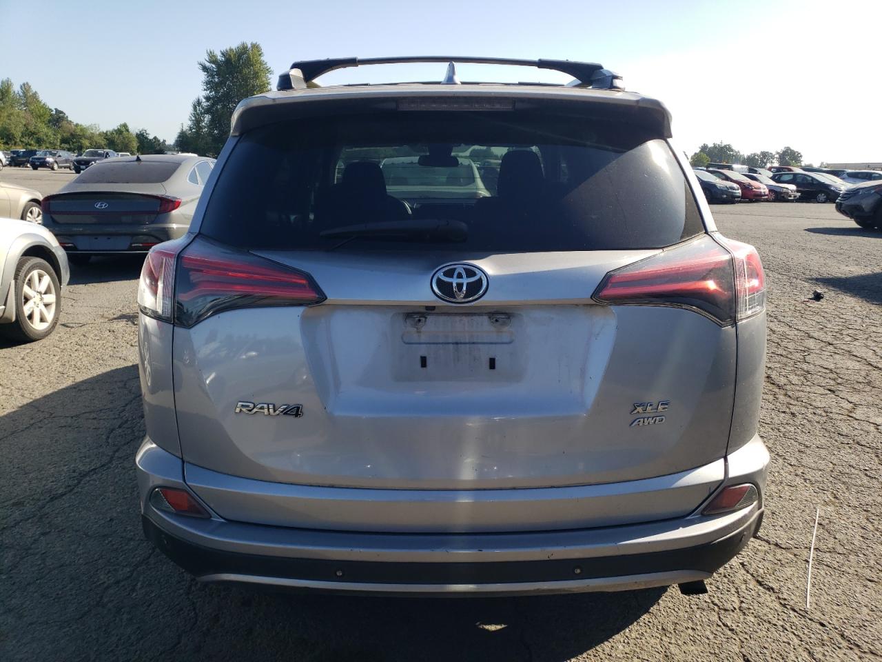 2017 Toyota Rav4 Xle VIN: 2T3RFREV0HW575432 Lot: 64685695