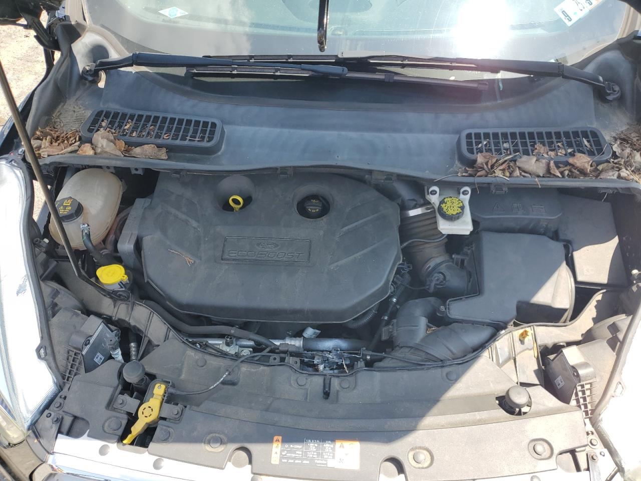 1FMCU9J96HUC13070 FORD ESCAPE 2017