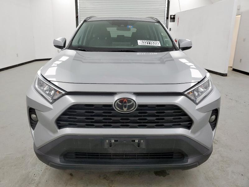  TOYOTA RAV4 2021 Srebrny