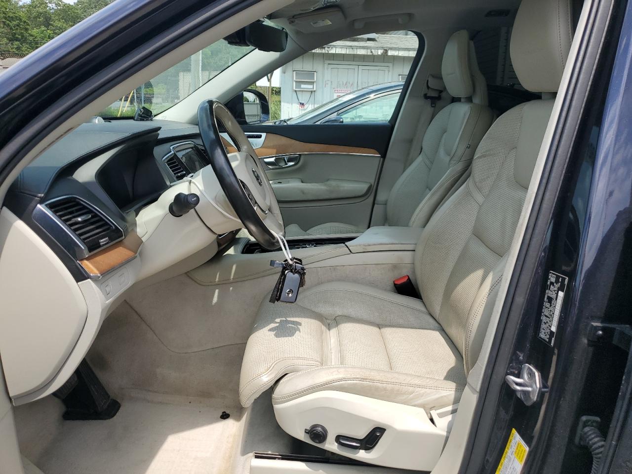 2016 Volvo Xc90 T6 VIN: YV4A22PL0G1025802 Lot: 64106605