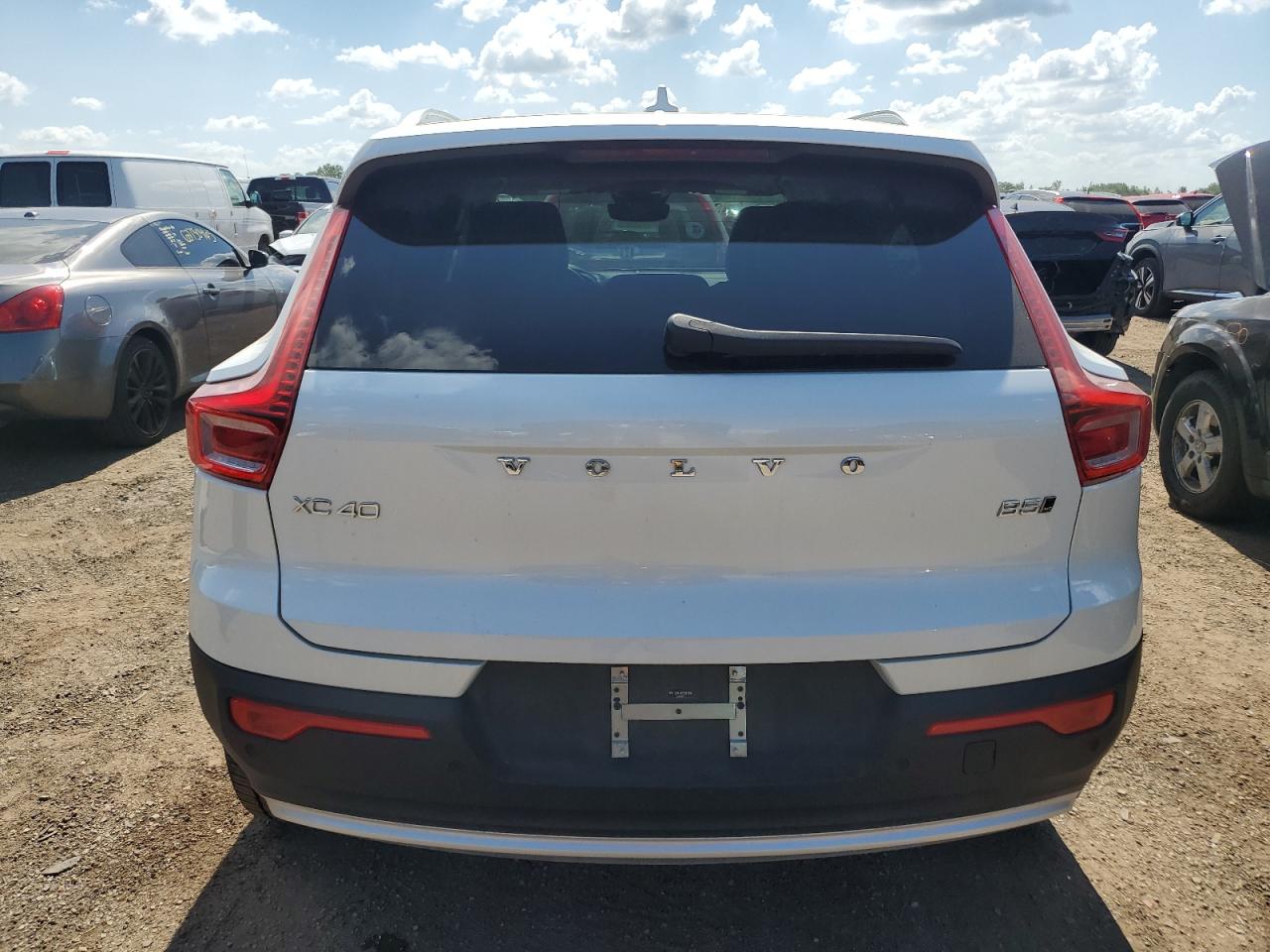 2025 Volvo Xc40 Core VIN: YV4L12UJ8S2511257 Lot: 63221075