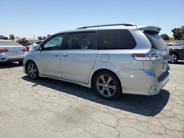 Minivans TOYOTA SIENNA 2015 Srebrny