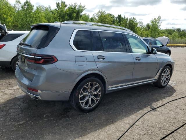  BMW X7 2024 Srebrny